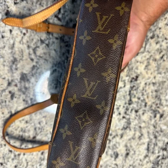 LV Trocadero 24 - Picture 9 of 14